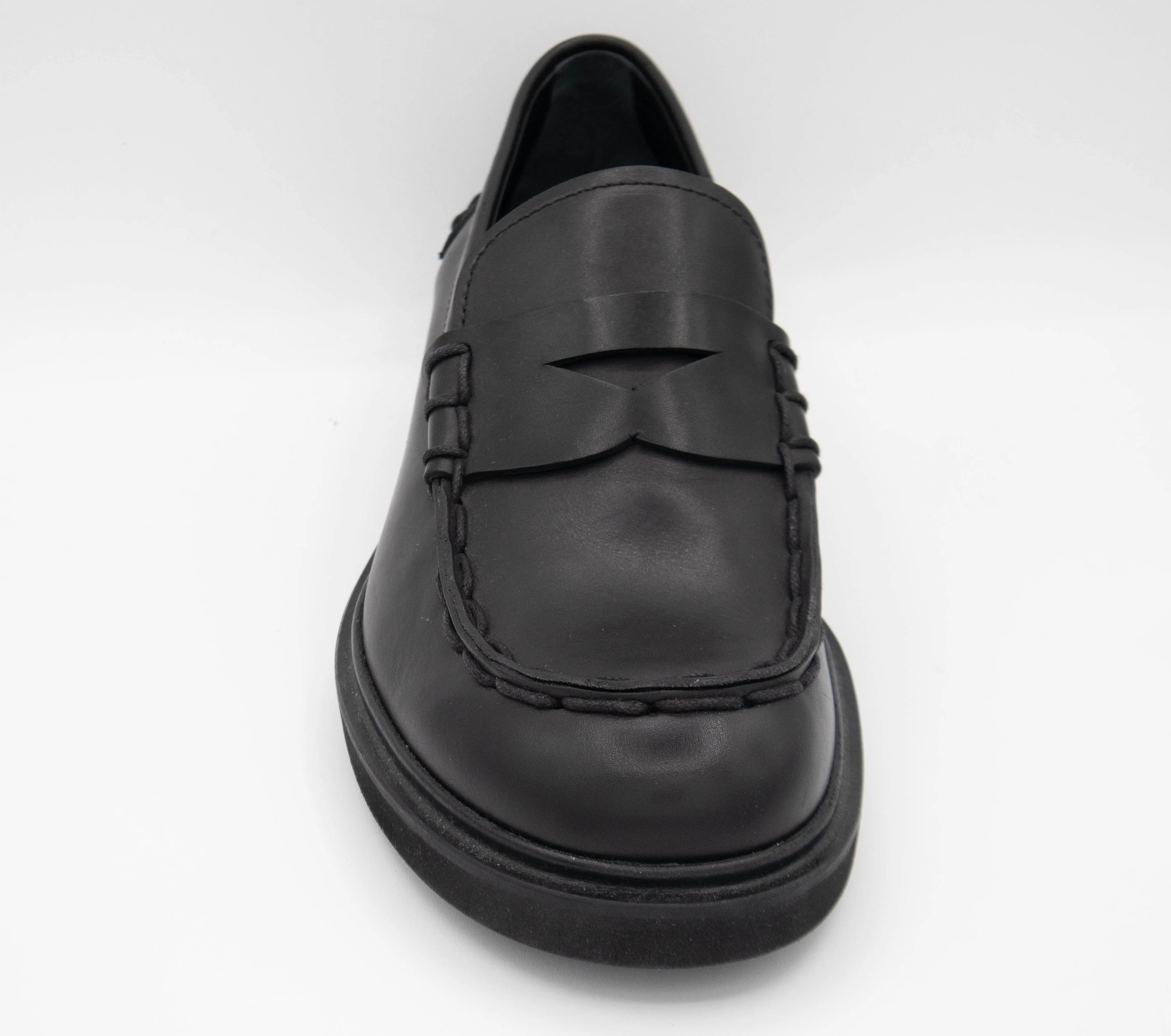 Tods Mens Leather Loafers in Black