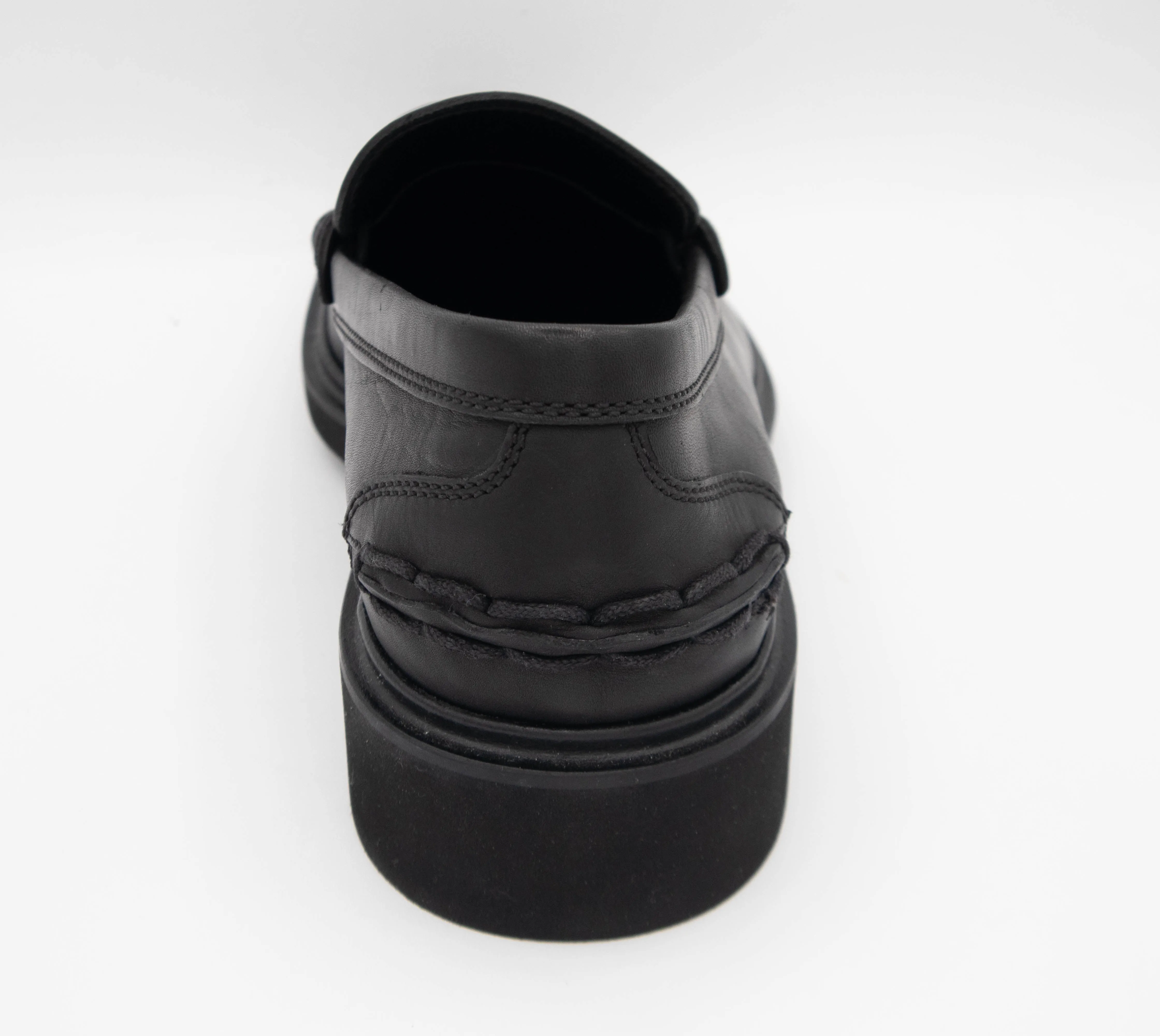 Tods Mens Leather Loafers in Black
